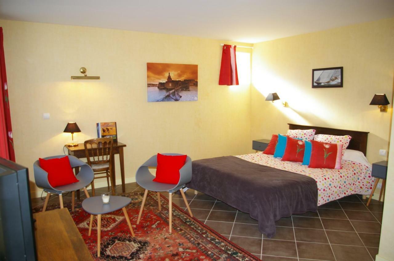 Domaine Les Grandes Roches Bed & Breakfast Tregunc Exterior photo