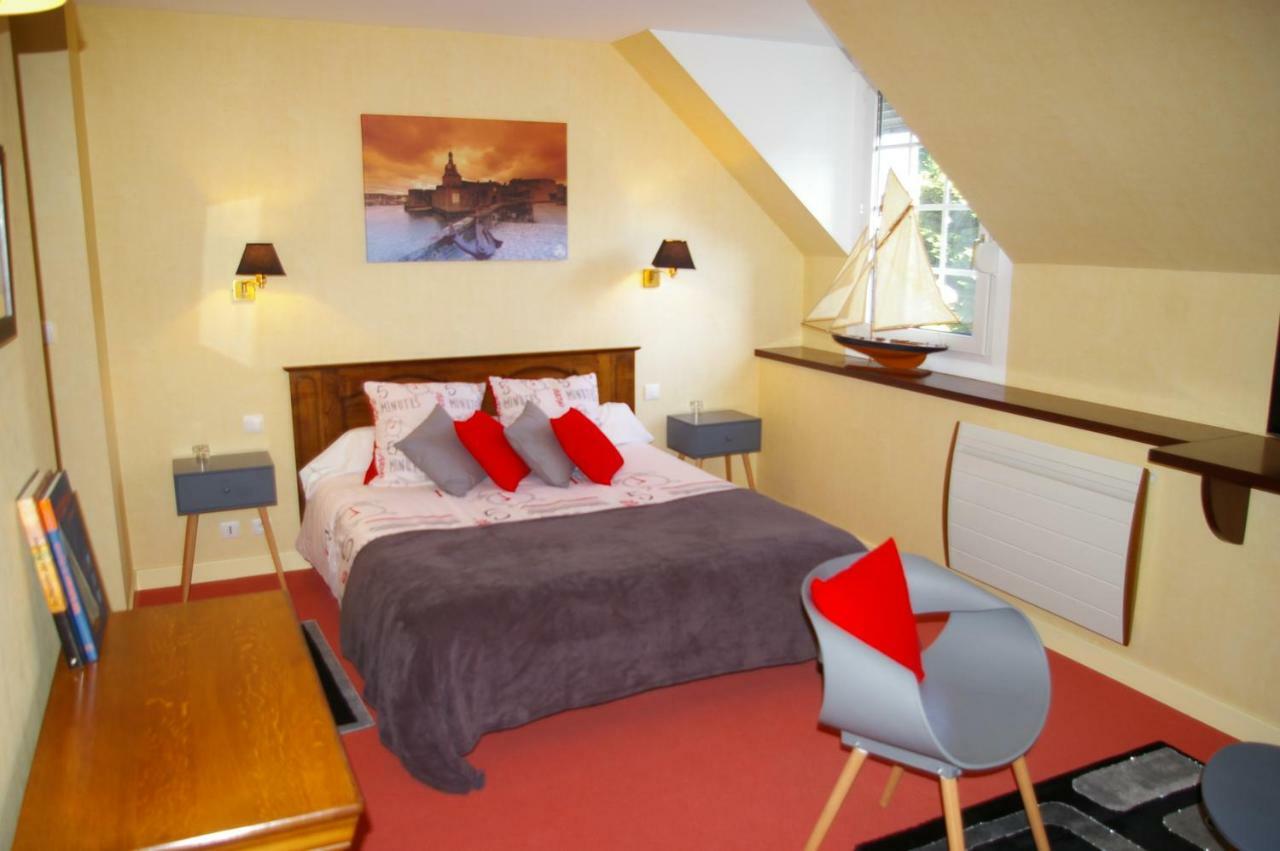 Domaine Les Grandes Roches Bed & Breakfast Tregunc Exterior photo