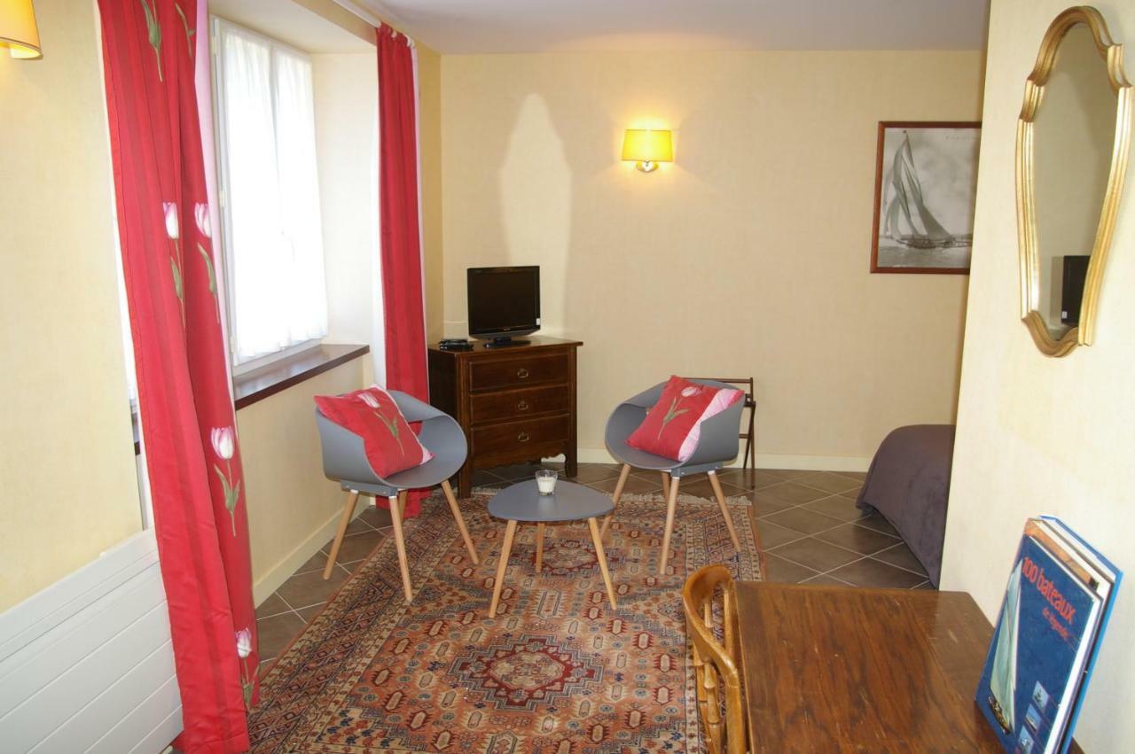 Domaine Les Grandes Roches Bed & Breakfast Tregunc Exterior photo