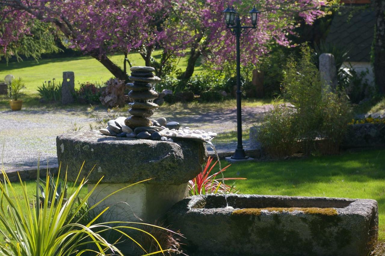 Domaine Les Grandes Roches Bed & Breakfast Tregunc Exterior photo