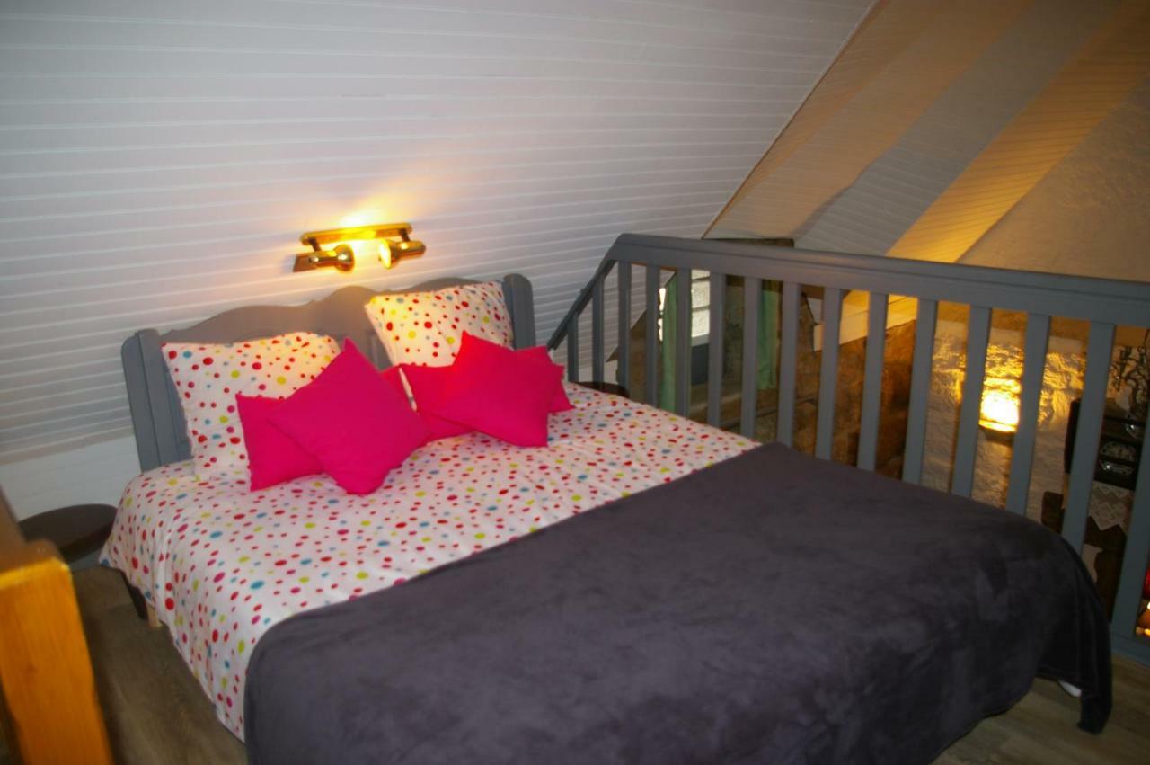 Domaine Les Grandes Roches Bed & Breakfast Tregunc Exterior photo