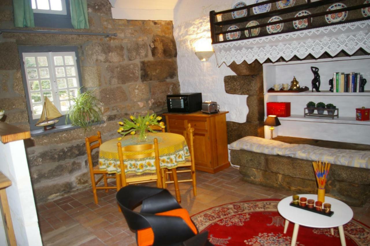 Domaine Les Grandes Roches Bed & Breakfast Tregunc Exterior photo